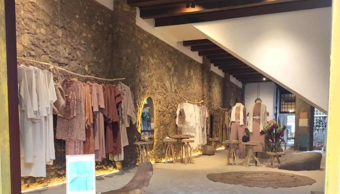Flavia Aranha -  Loja De Roupa - Paraty