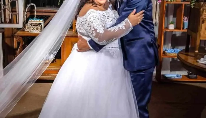 Livia Noivas E Debutantes   Itaguai   Rj Noiva - Itaguaí