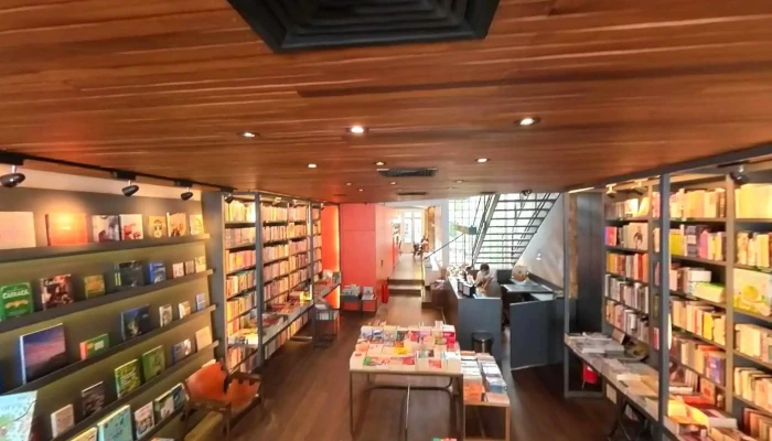 Livraria Das Mares Estante - Paraty