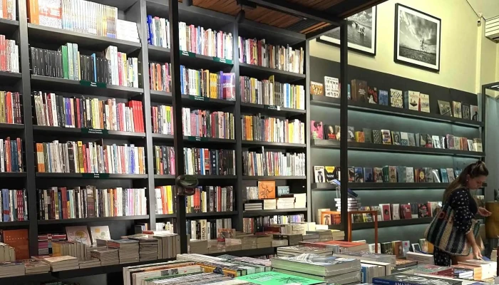 Livraria Das Mares Instagram - Paraty