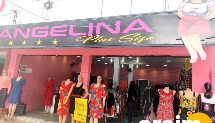 Na subida do sinal em Itaboraí Angelina Plus Size - Itaboraí