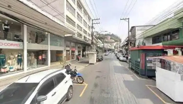 Roupas Moda -  Street View E 360deg - Petrópolis