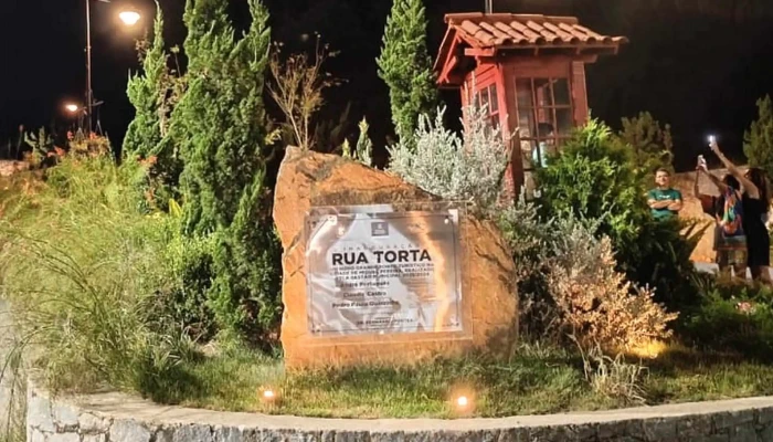 Rua Torta -  Telefone - Miguel Pereira